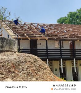 Lokale folk igang på taget